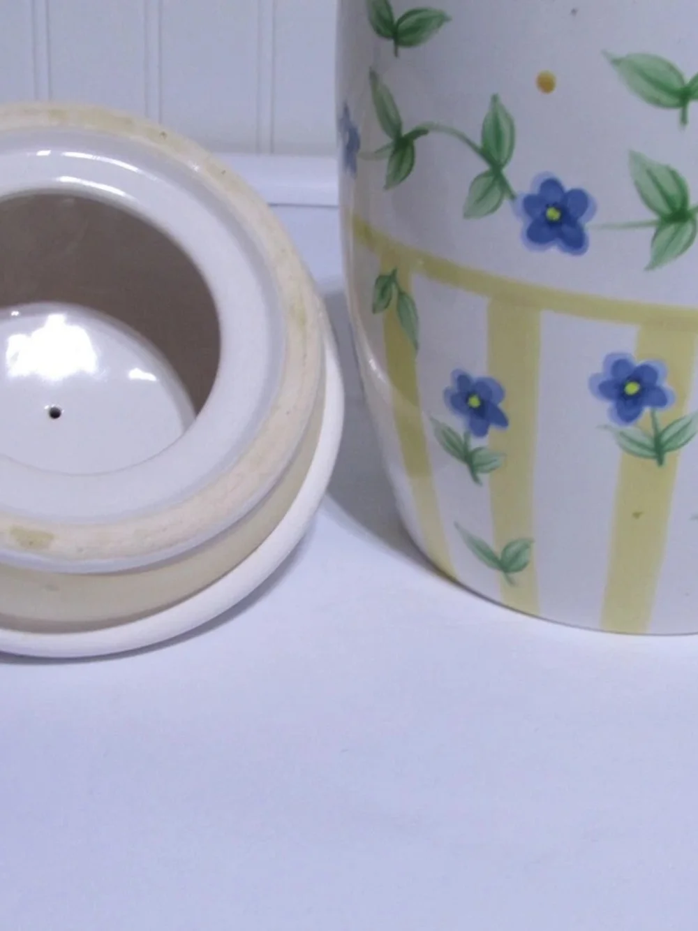 Pfaltzgraff Melissa Floral Ceramic Canister with Blue Flowers Vintage